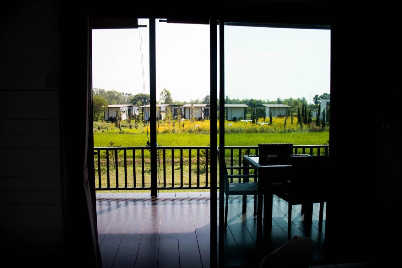 Mae On Village Resort Рой Ет Екстериор снимка