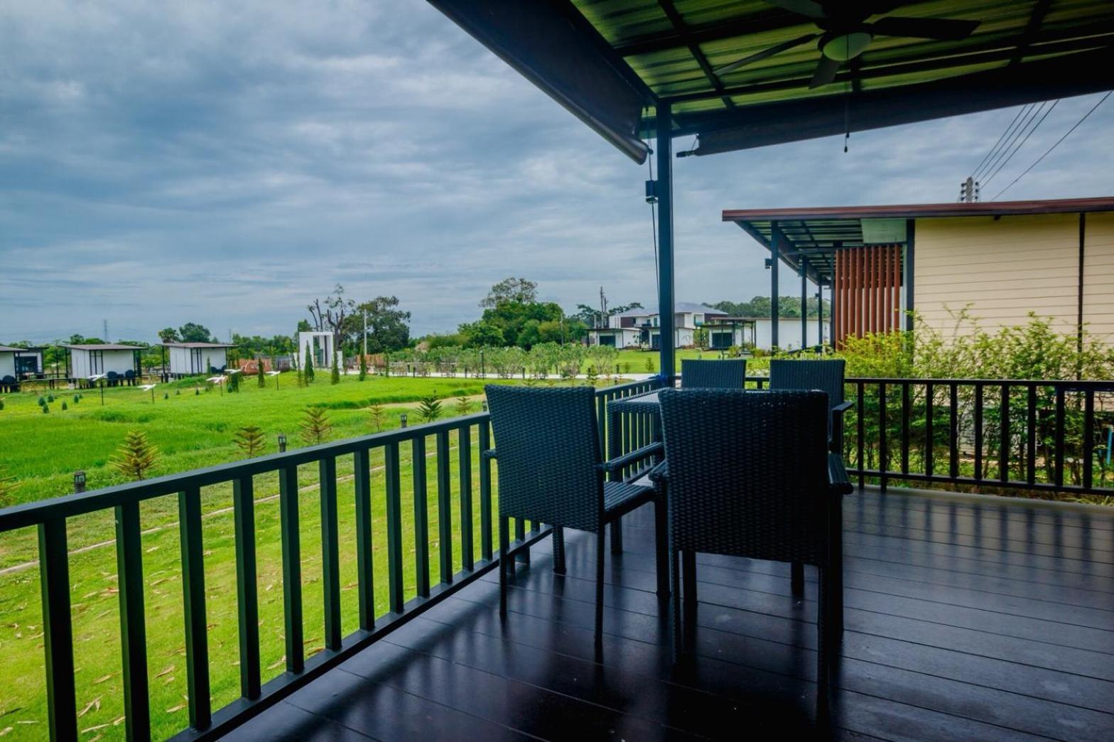 Mae On Village Resort Рой Ет Екстериор снимка
